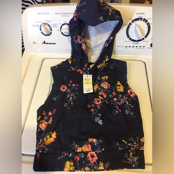 Material Girl Juniors Medium Cropped Hoodie Dark Floral - Picture 5 of 6